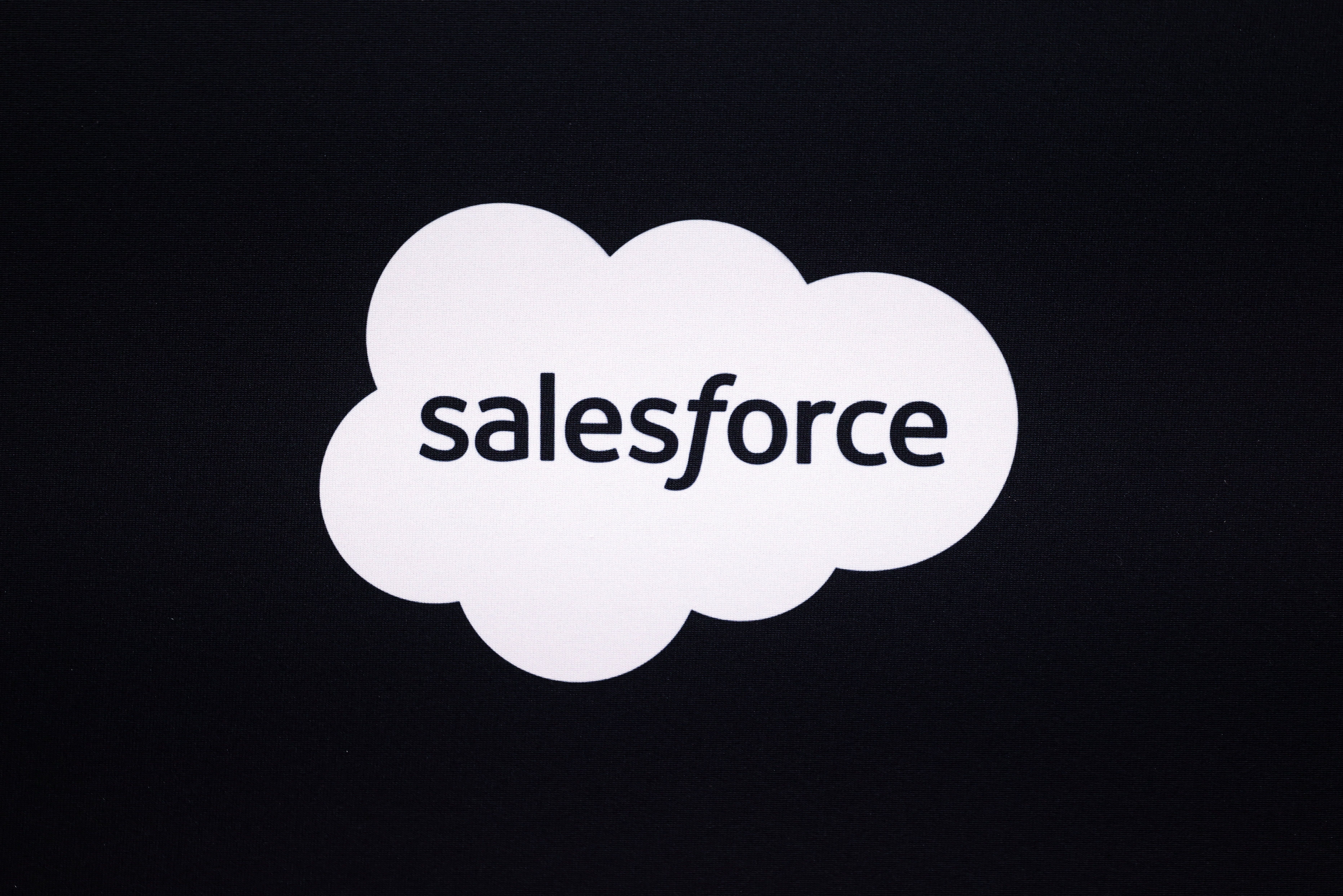 Salesforce : les prévisions de chiffre d'affaires déoivent sur fond de  craintes liées à l'IA | Zonebourse Suisse