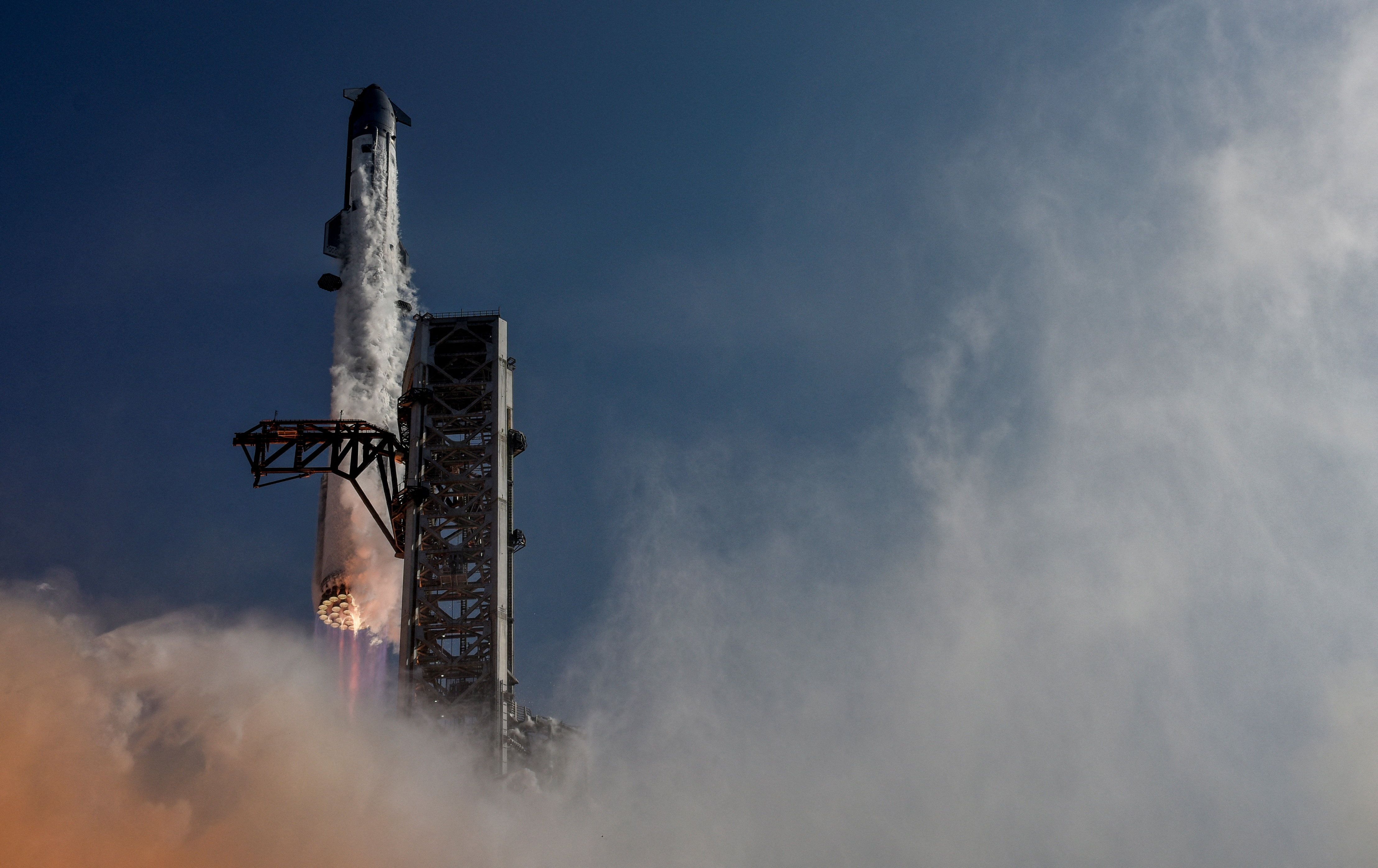 La FAA ordonne à SpaceX d'enquêter sur l'incident du booster Starship |  Zonebourse