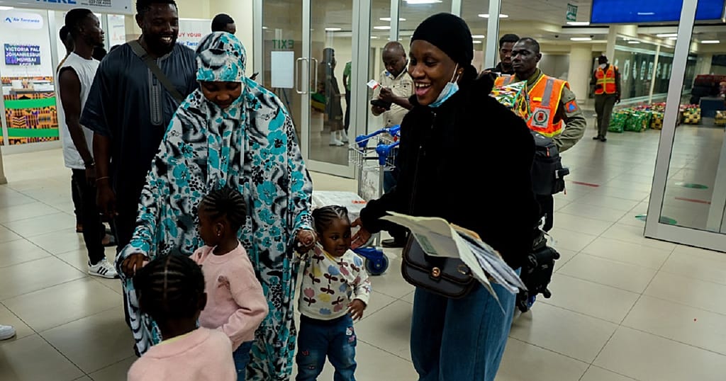 Ghana : les premiers ressortissants ghanéens rapatriés d'Afrique du Sud |  Africanews