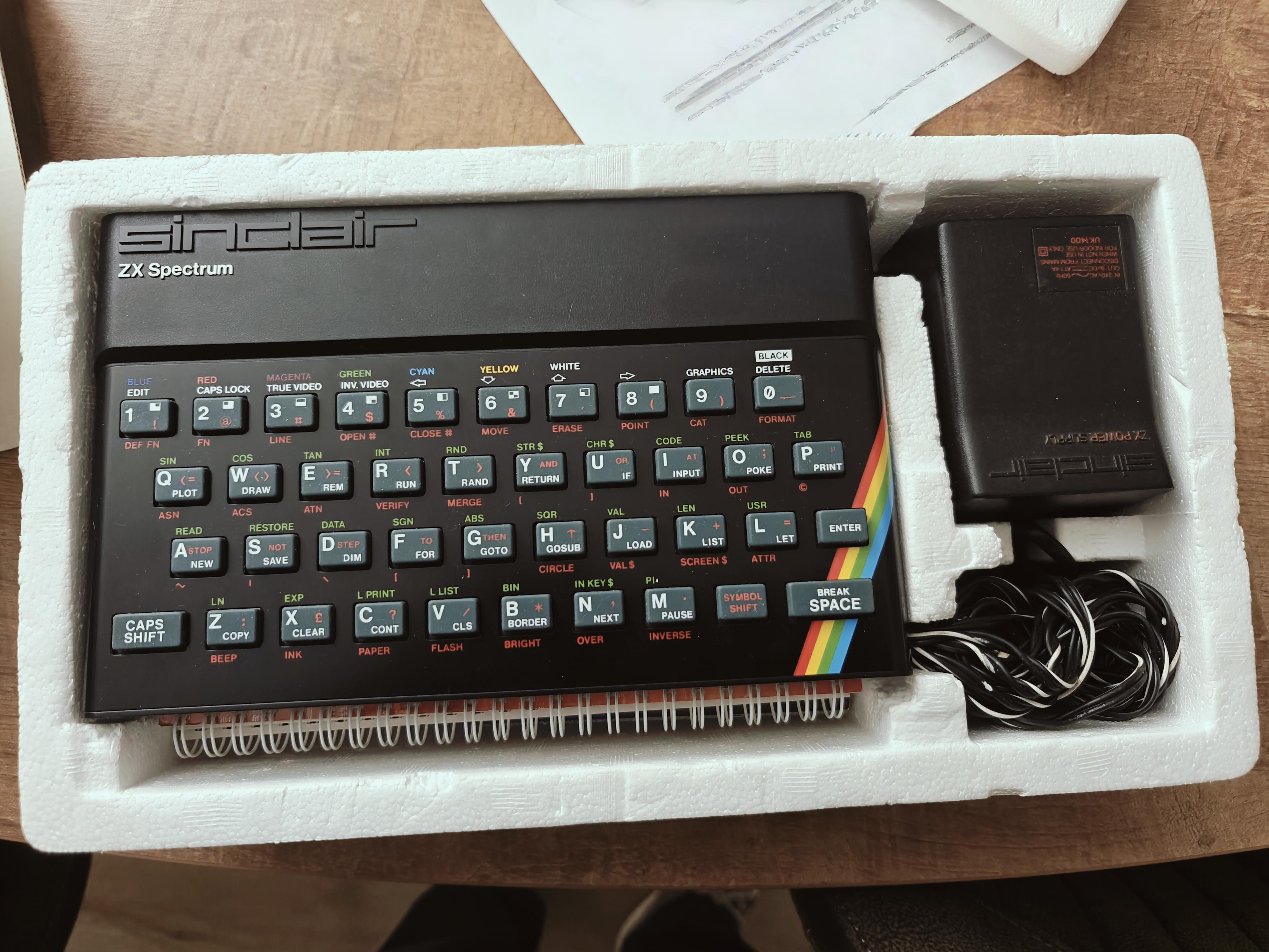 J'ai trouvé un Sinclair ZX Spectrum des années 80 complètement neuf. :  r/BeAmazed
