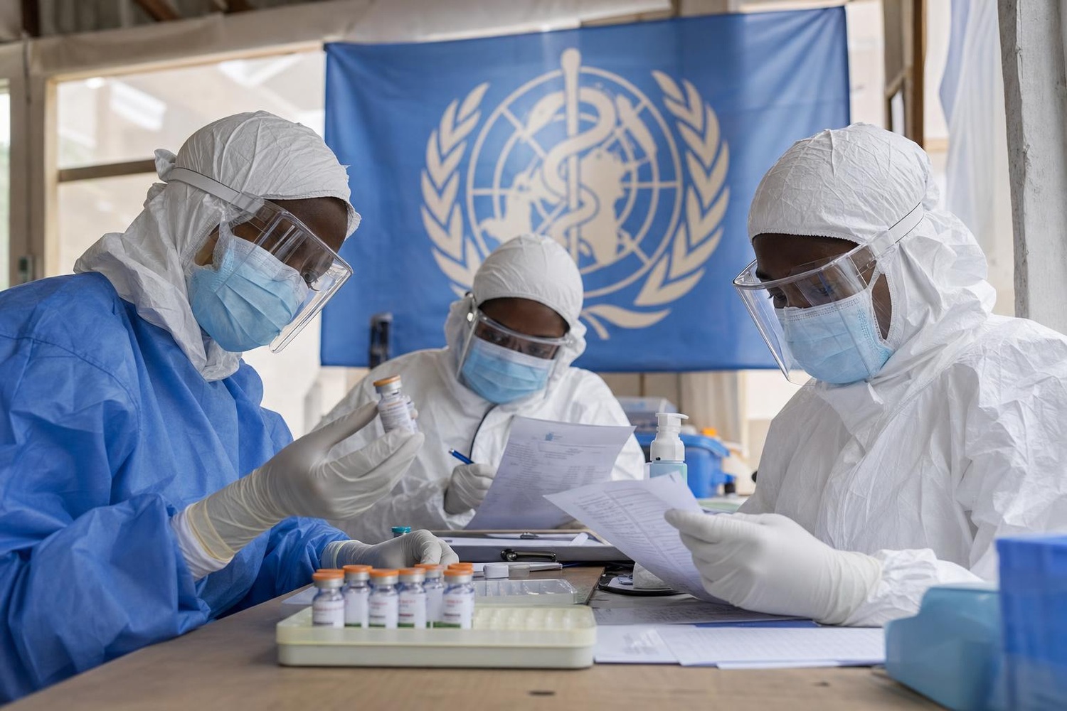 Ebola Bundibugyo : l'OMS se tourne vers ce vaccin déjà utilisé ailleurs,  mais un détail inquiète - Homéopathie et médecines complémentaires à la une