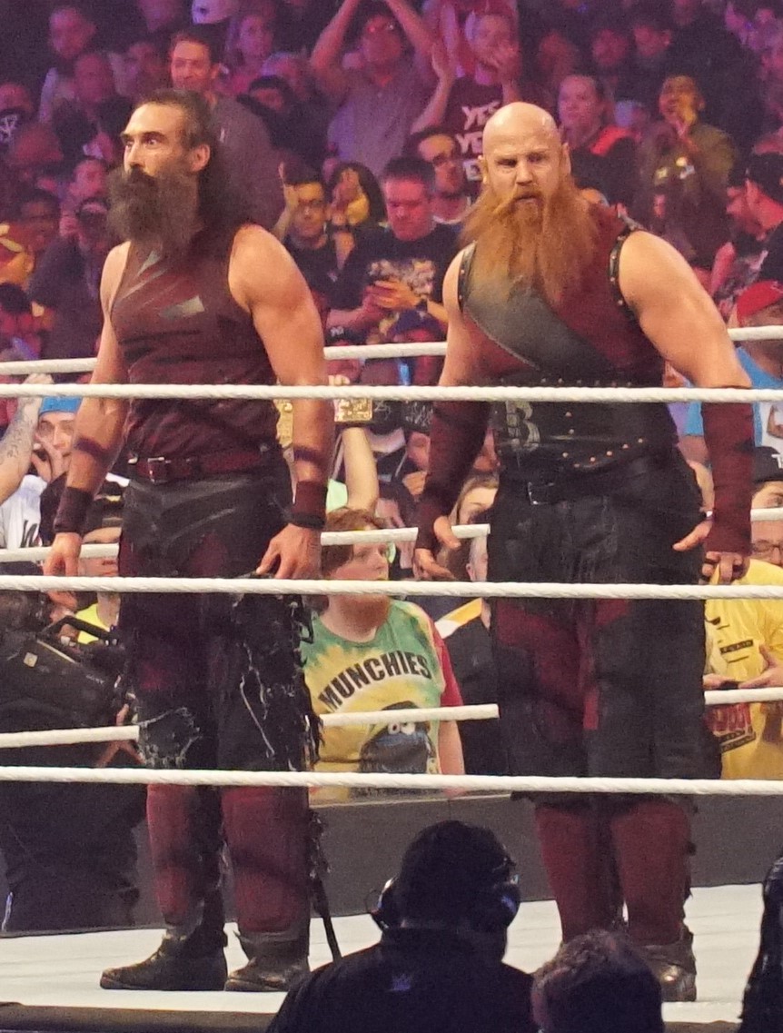Luke Harper & Erick Rowan — Wikipédia