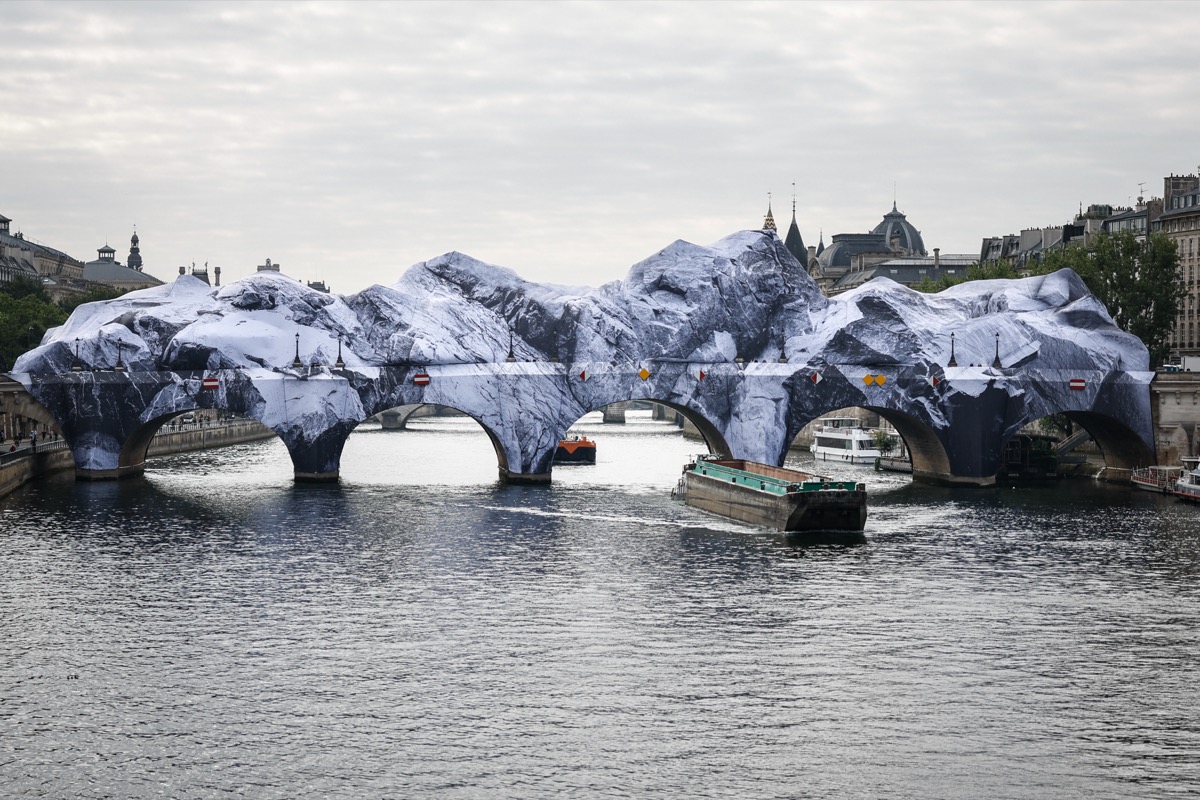 JR : qu'est-ce que l'allégorie de la caverne de Platon, dont s'inspire  l'installation du Pont Neuf ?