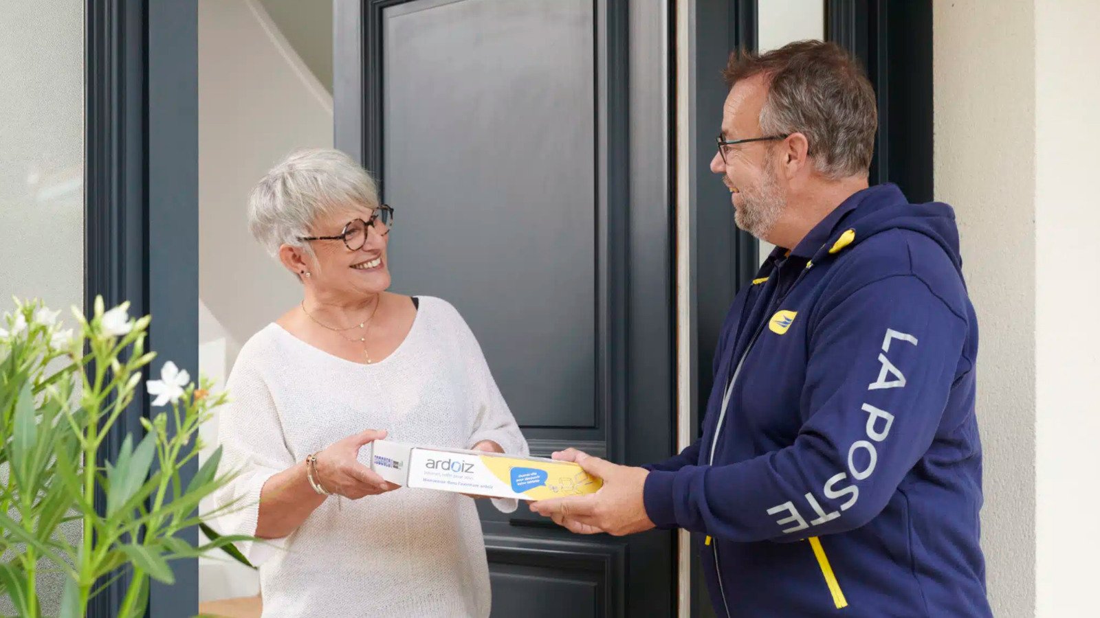 La Poste arrête Ardoiz, sa tablette pour seniors qui n'a pas survécu à  l'après-Covid