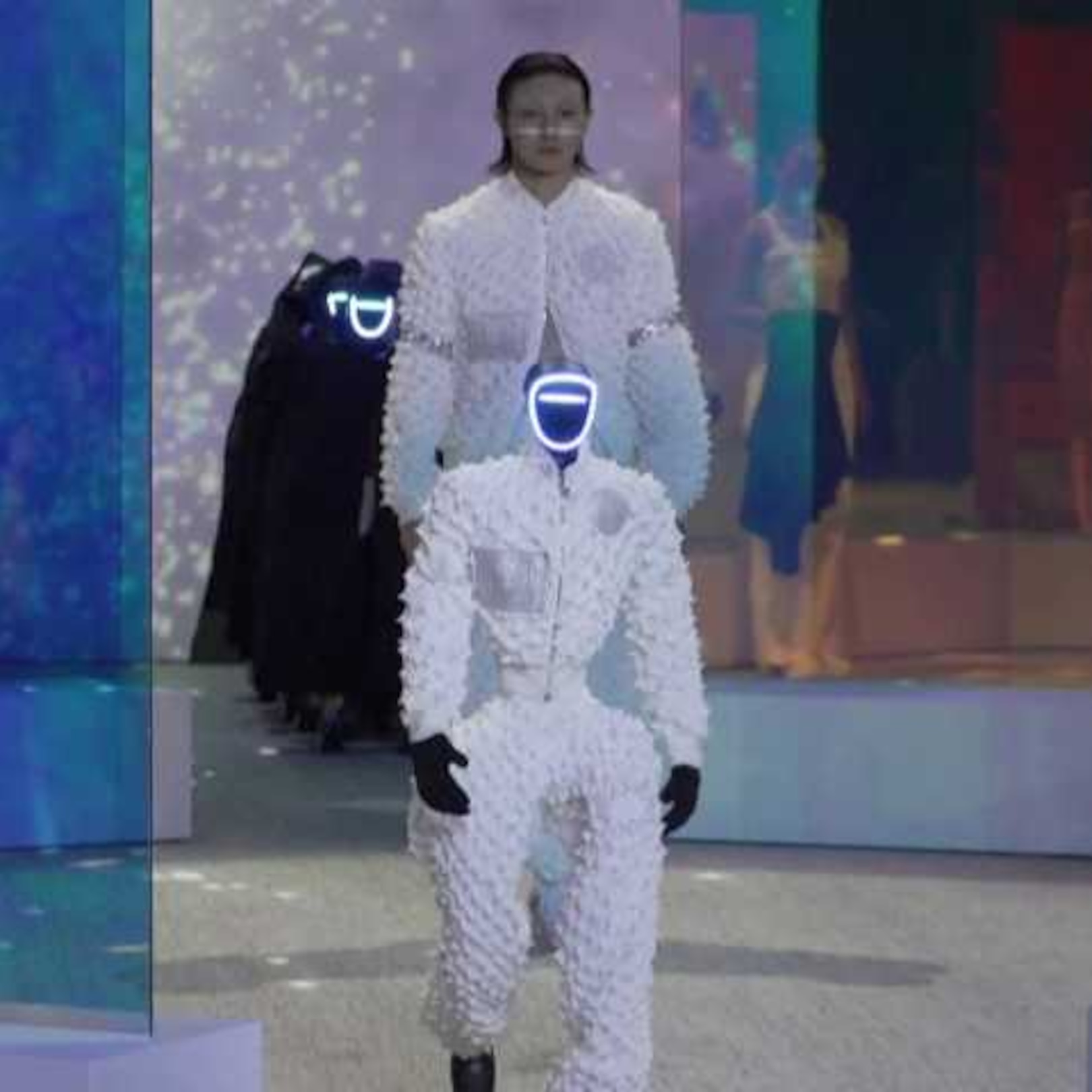 Corée du Sud: Séoul accueille un défilé de mode IA avec des robots  humanoïdes - La DH/Les Sports+