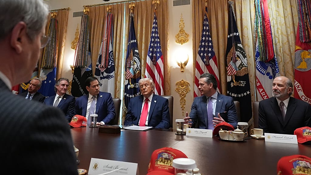 Un accord de principe trouvé entre les États-Unis et l'Iran en attente du feu  vert de Trump - Yahoo Actualités France