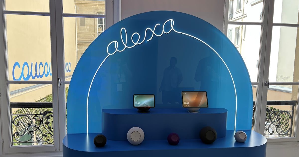 Lancement d'Alexa+ en France : Amazon mise sur Mistral AI pour adapter son  assistant IA à la culture locale