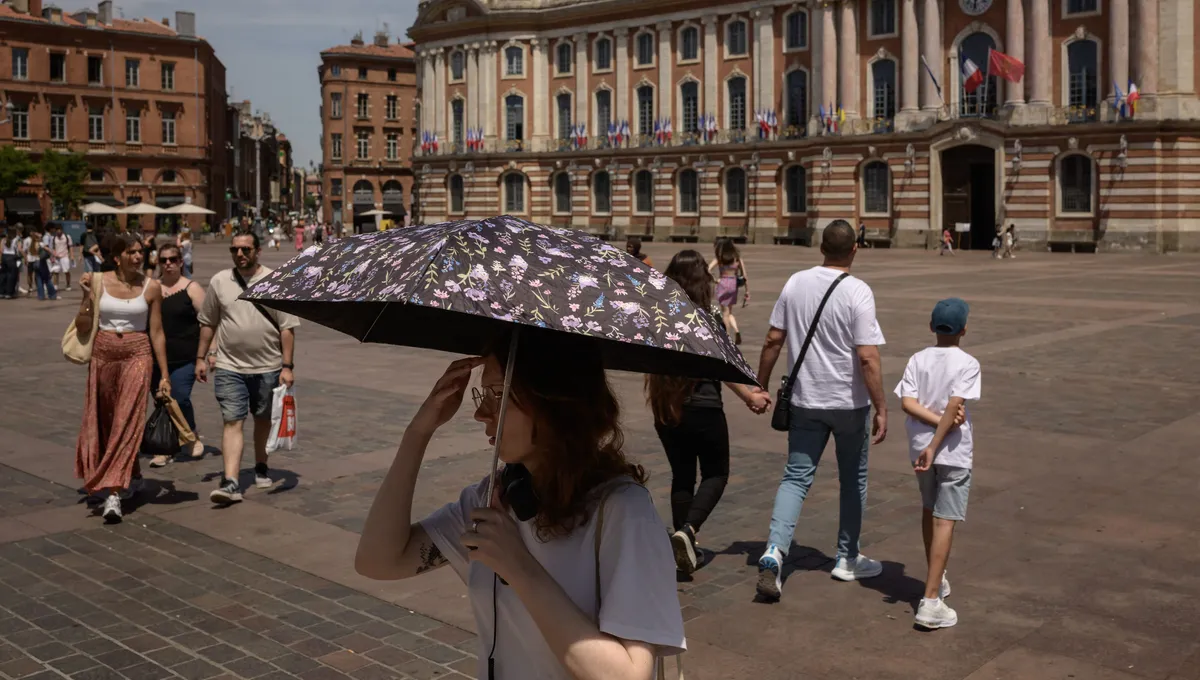 Canicule : la publication d'une campagne de Santé publique France retardée  par Matignon, selon des syndicats | France Inter