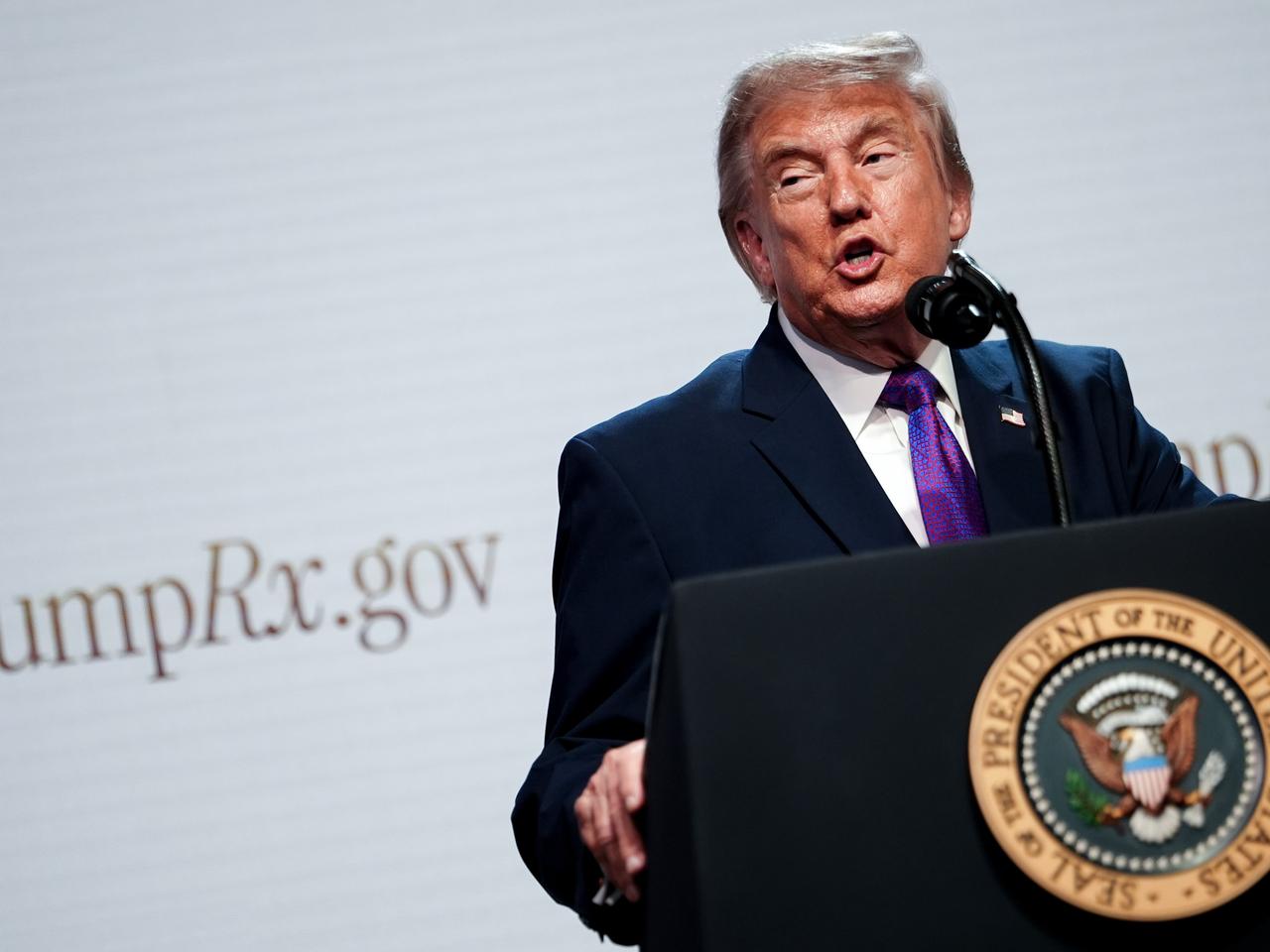 Après des annonces d'accord imminent avec l'Iran, Donald Trump dit qu'il  n'entend pas "se précipiter" | RTS