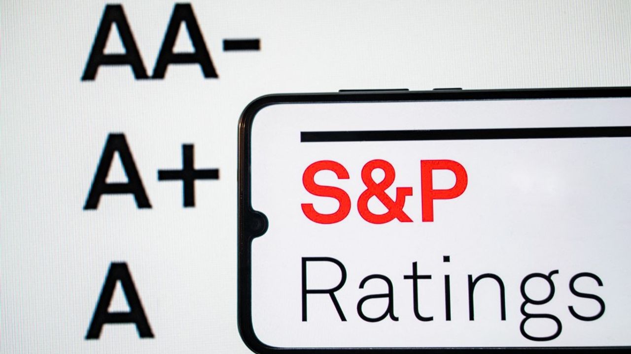 Dette publique : l'agence S&P maintient la note de la France | TF1 Info