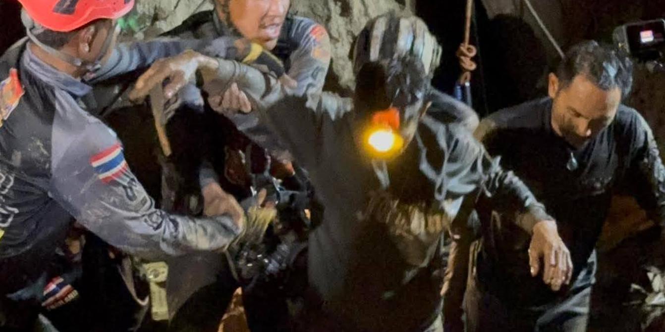 Au Laos, l'un des sept hommes coincés dans une grotte à moitié inondée a pu  sortir sain et sauf