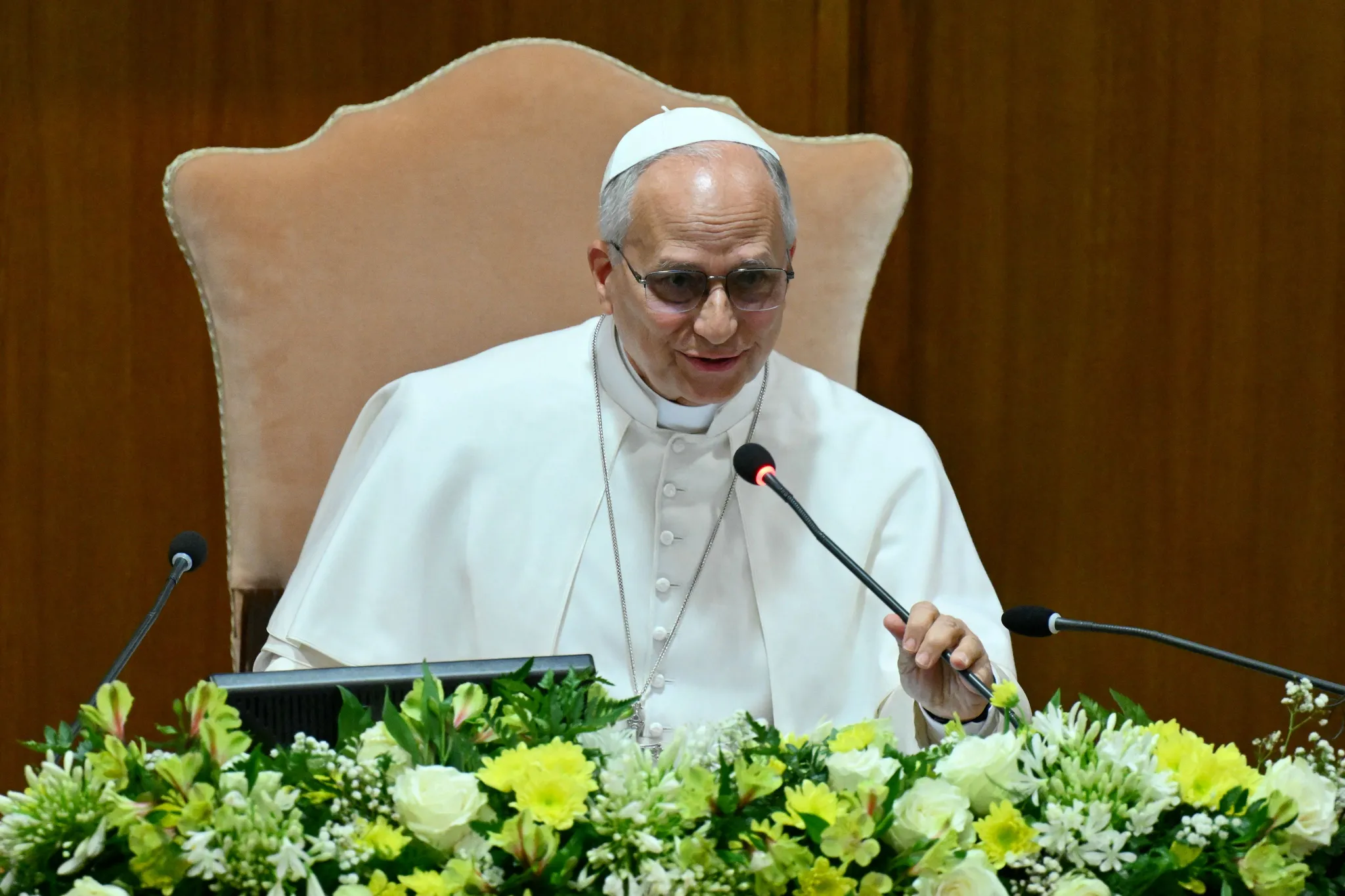 Dans sa première encyclique, le pape Léon XIV appelle à "désarmer" l'intelligence  artificielle