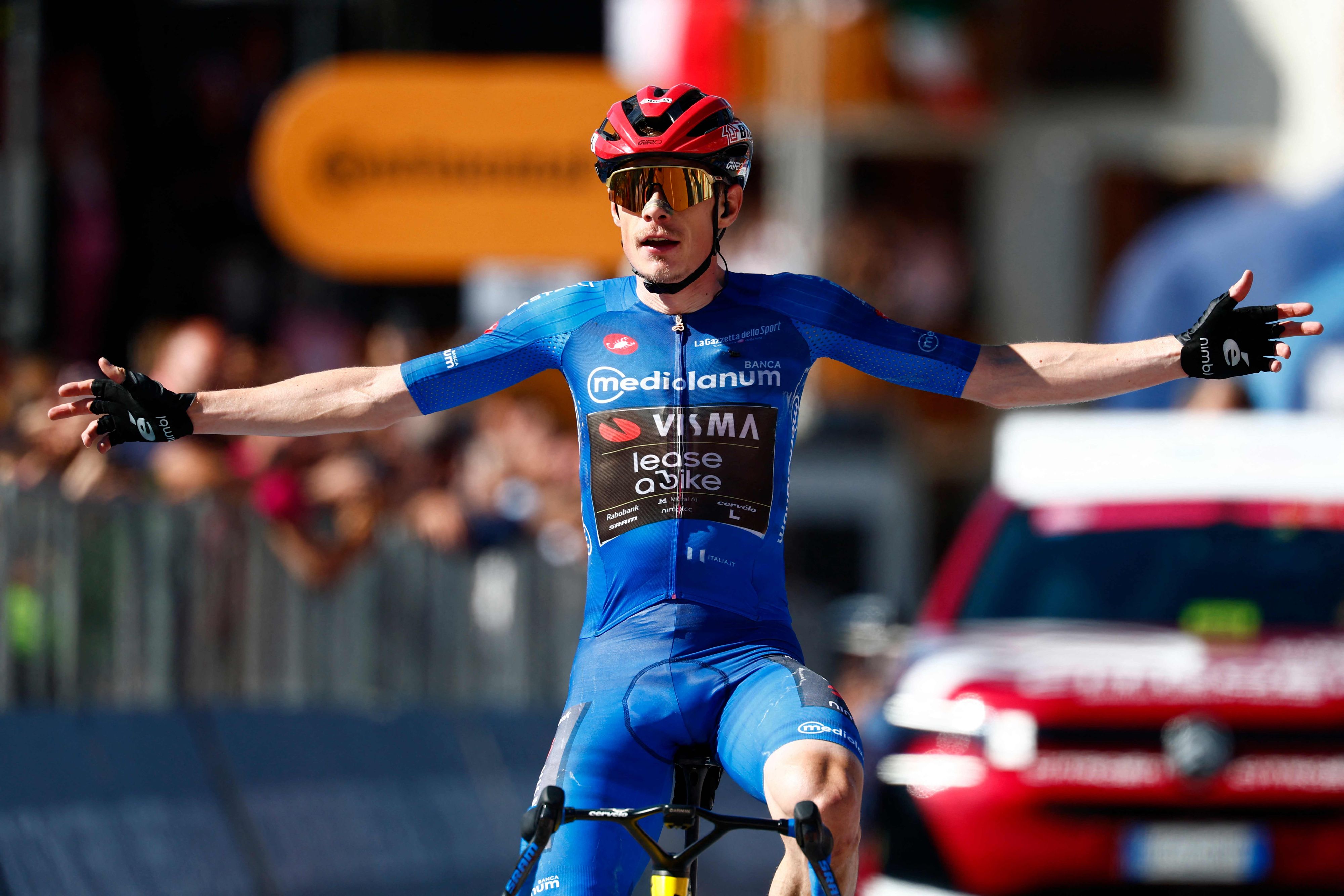 Jonas Vingegaard triomphe à Pila et s'empare du maillot rose du Giro -  L'essentiel
