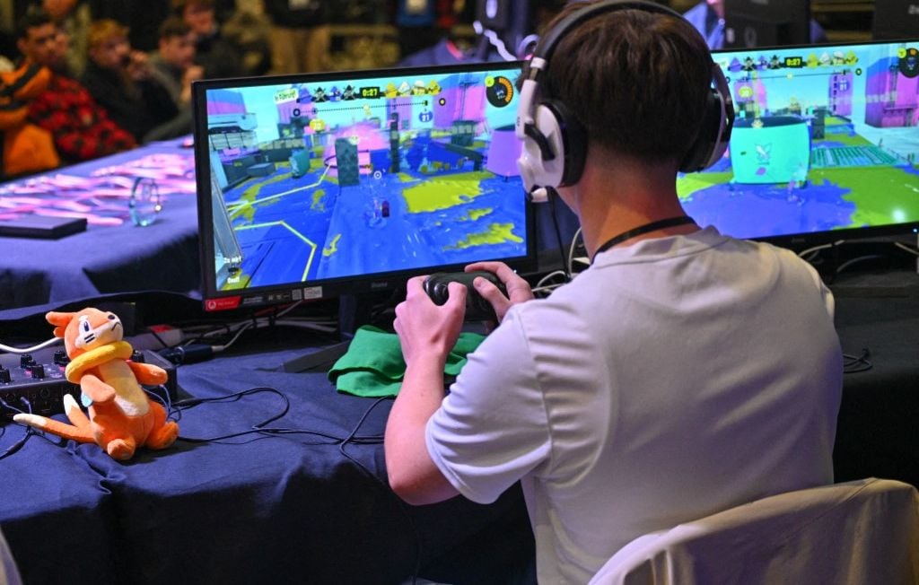 Esport à l'école : Une mesure à contretemps quand les familles « se battent  pour limiter » l'exposition aux écrans ?