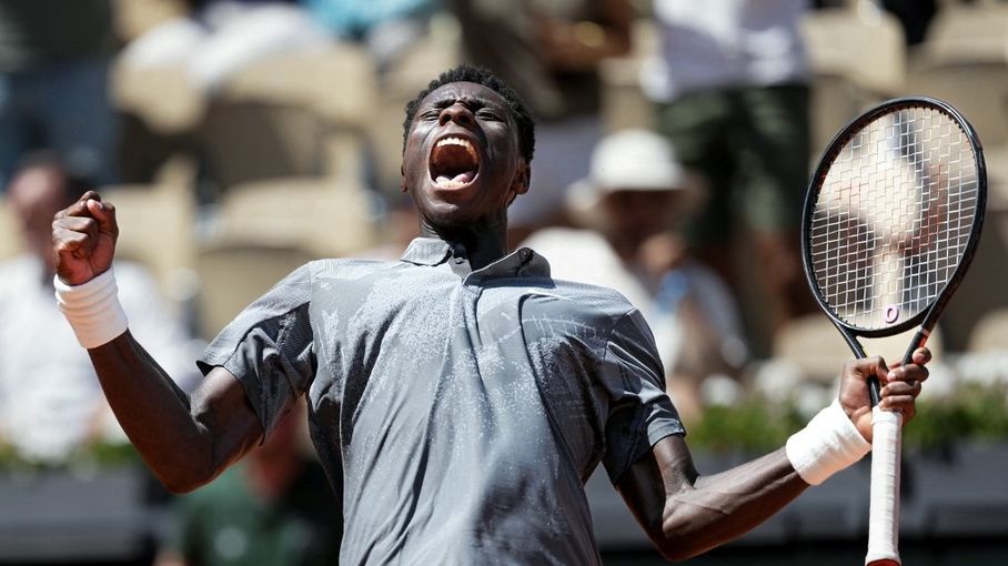Impressionnant exploit de l'espoir français Moïse Kouame, qualifié pour le  3e tour de Roland-Garros après avoir été mené 5-2 au cinquième set –  franceinfo