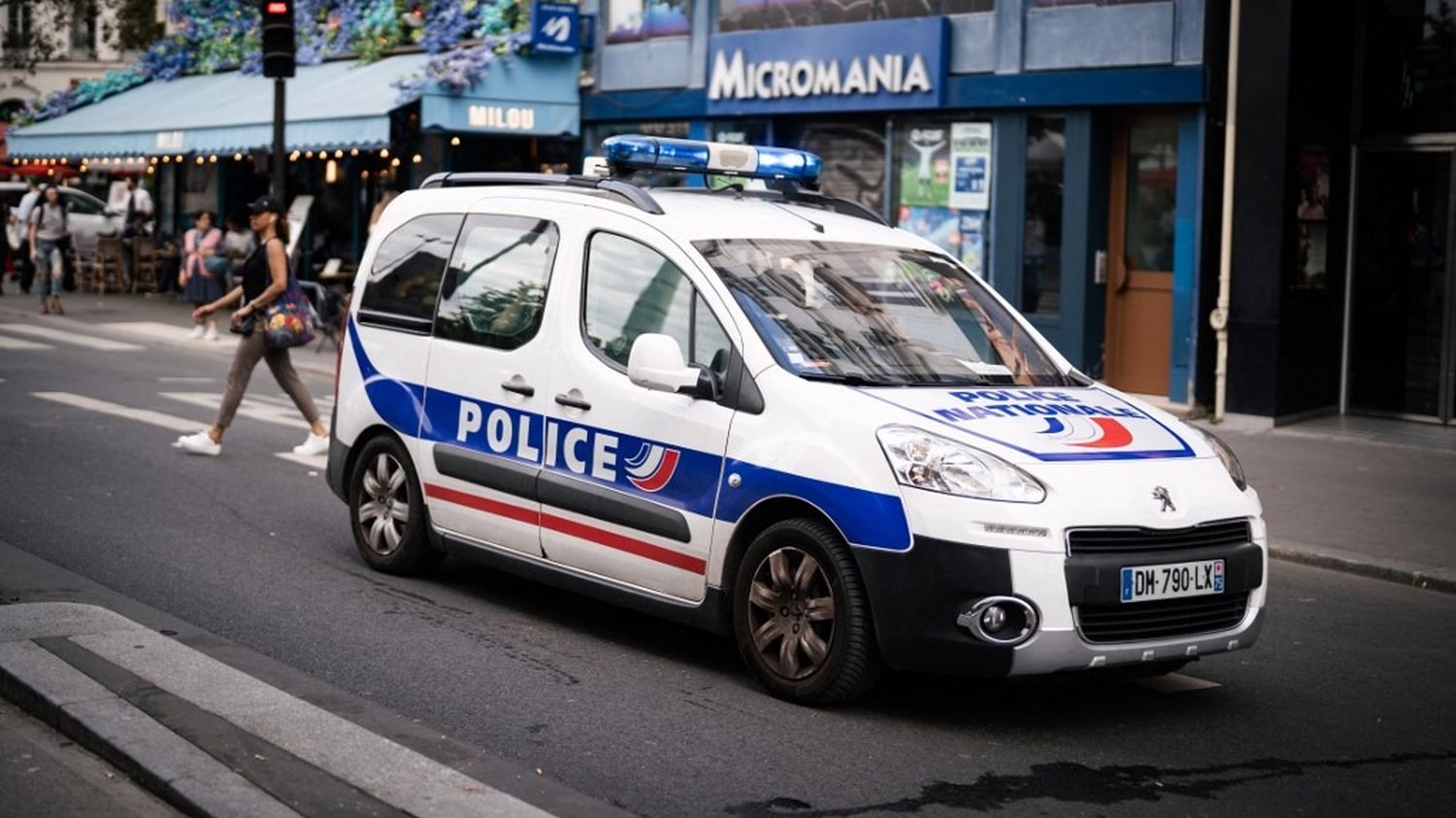 Deux sœurs âgées découvertes mortes chez elles à Paris, "manifestement sous  des coups", selon le parquet – franceinfo