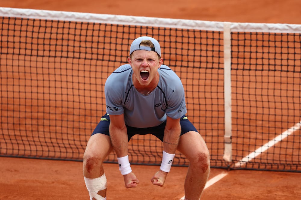 Troisième tour : De Jong dans un rêve, Ruud miraculé - Roland-Garros 2026 -  Le site officiel