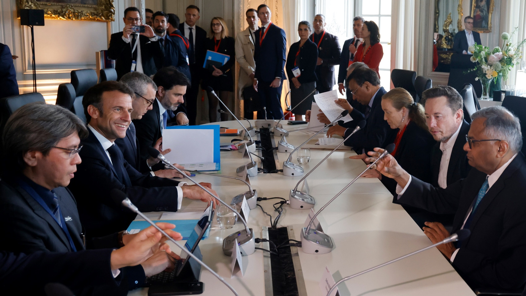 Choose France 2026 : Macron vise un record d'investissements étrangers - La  Semaine de l'île de France