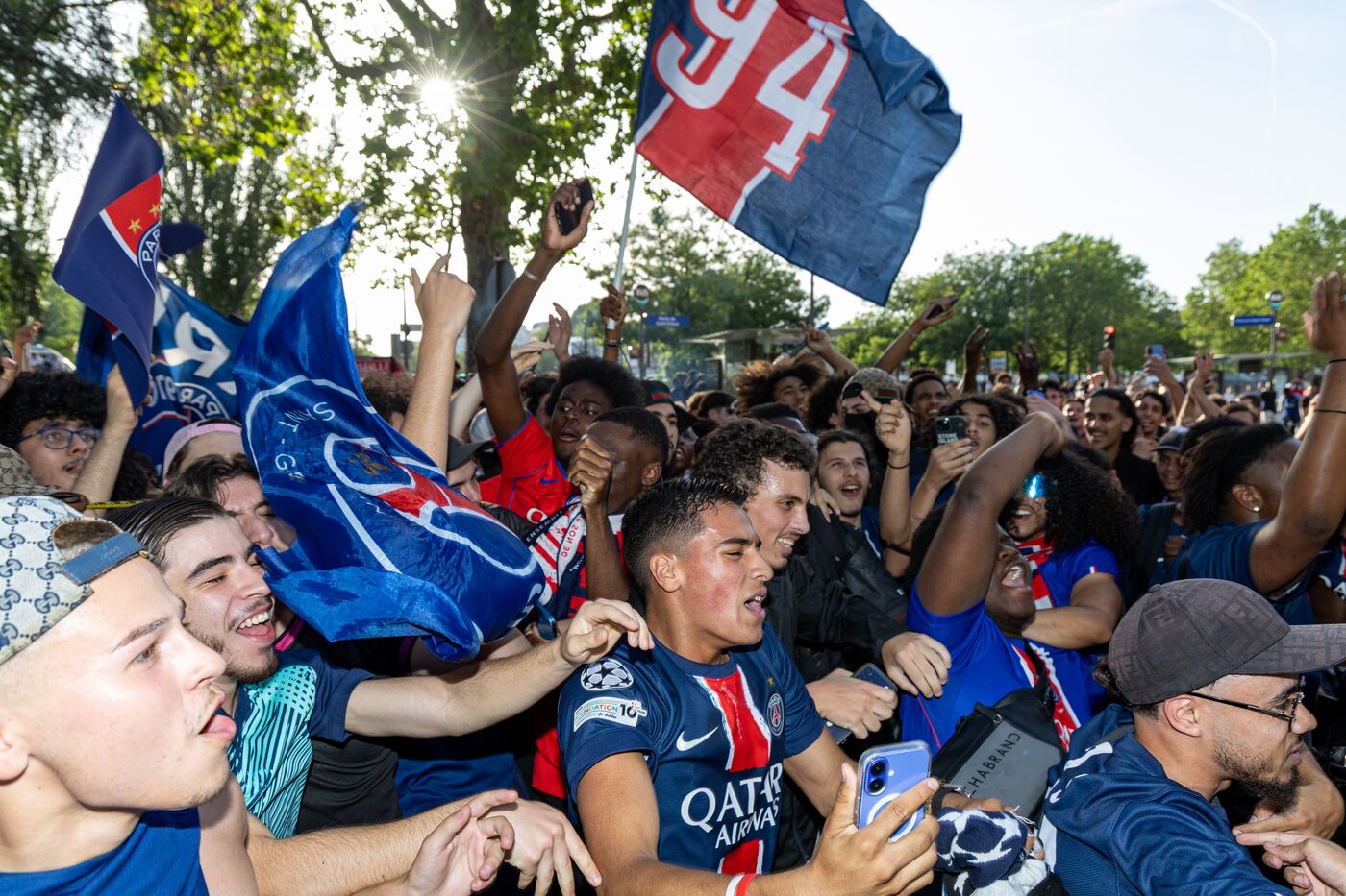 Sacre du PSG : un mort, un ado très grièvement blessé et 277 gardes à  vue... un premier bilan en région parisienne - Le Parisien