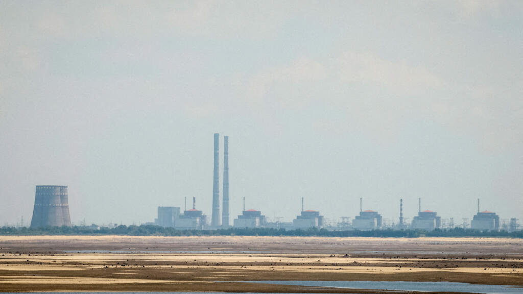 Guerre en Ukraine: la centrale nucléaire de Zaporijia touchée par une frappe  de drone, selon l'agence Rosatom - RFI
