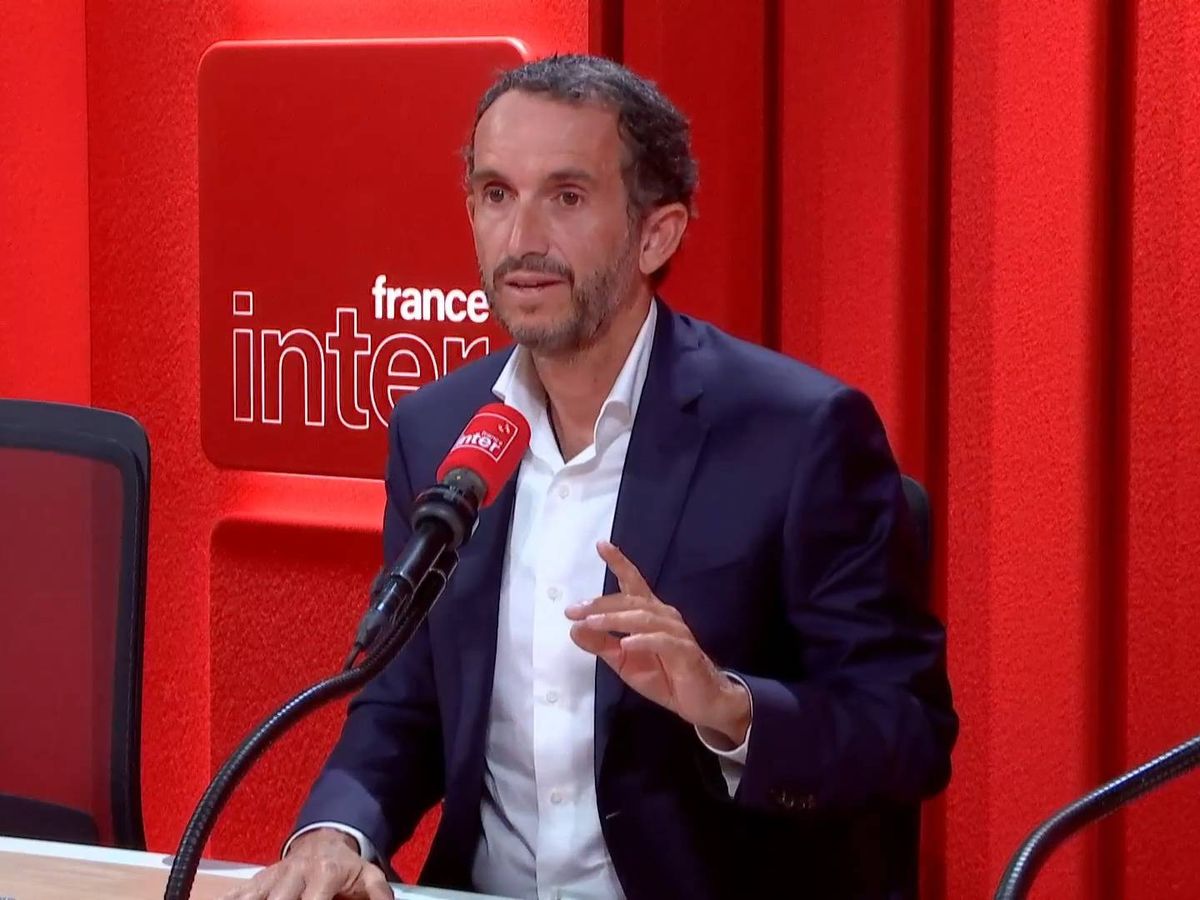 Carburants : "Je n'ai aucune marge de manœuvre" sur les prix de l'essence,  affirme le PDG de Carrefour – franceinfo