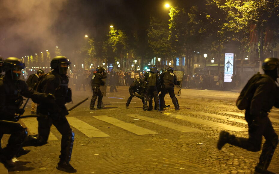 Violences après le sacre du PSG : face aux casseurs, « les autorités ont  une guerre de retard » - Le Parisien