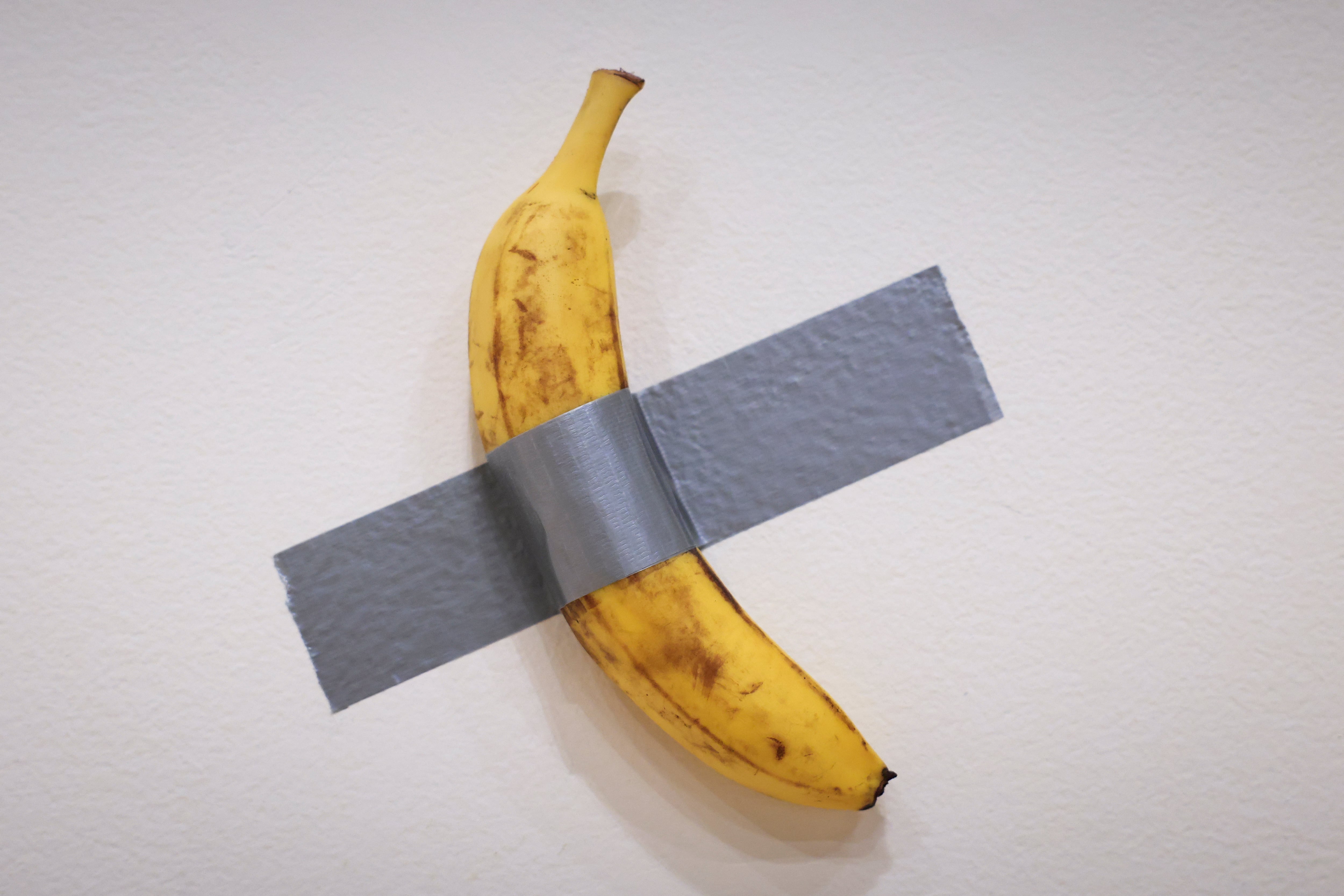 Centre Pompidou-Metz : la banane de Maurizio Cattelan volée, le musée porte  plainte… et la remplace – Libération