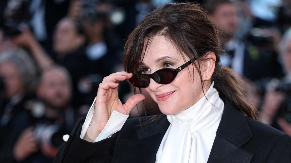 Juliette Binoche regrette l'utilisation « maladroite » du mot « fasciste »  dans la tribune anti-Bolloré, qu'elle a signée