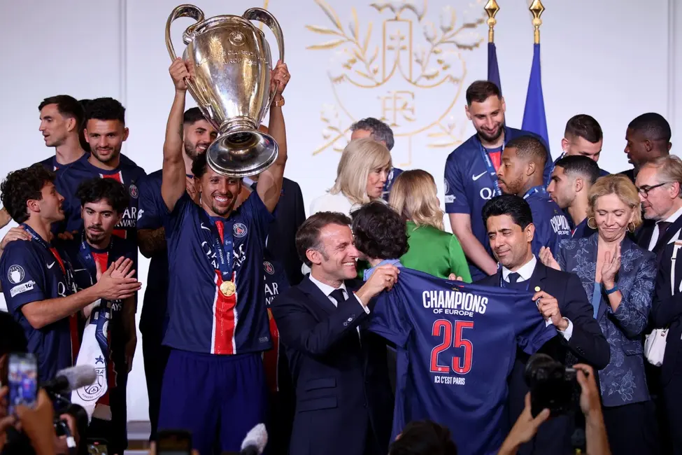 Ligue des champions : Emmanuel Macron condamne les violences « inacceptables  » lors des célébrations après la victoire du PSG | Atlantico.fr