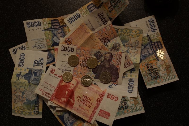 Argent en Islande : coût de la vie dans le pays et monnaie islandaise (ISK)