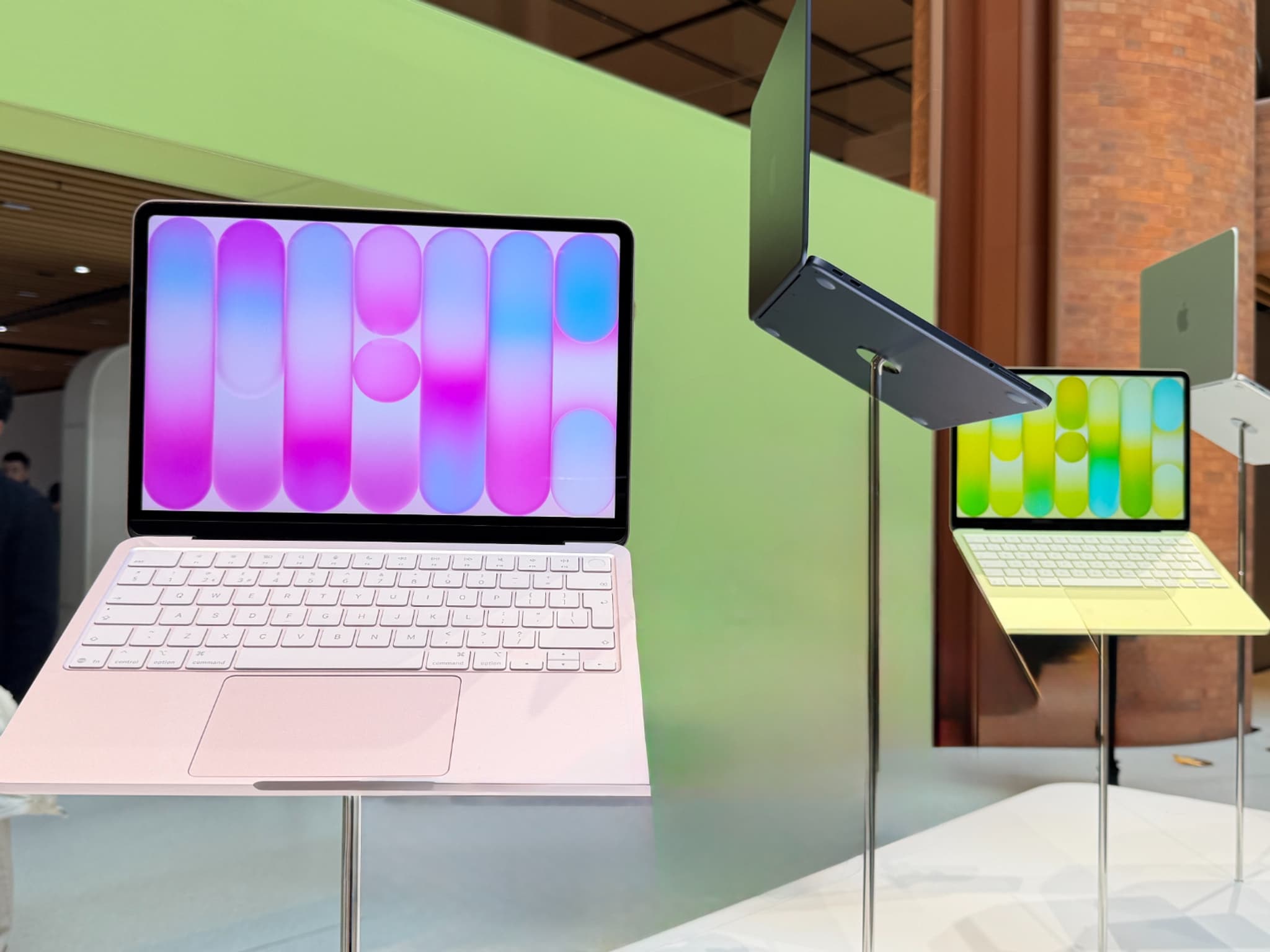 Macbook Neo: le plus abordable et coloré des Mac est aussi "le plus  réparable des Macbook depuis 14 ans", il anticipe même certaines exigences  européennes pour 2027