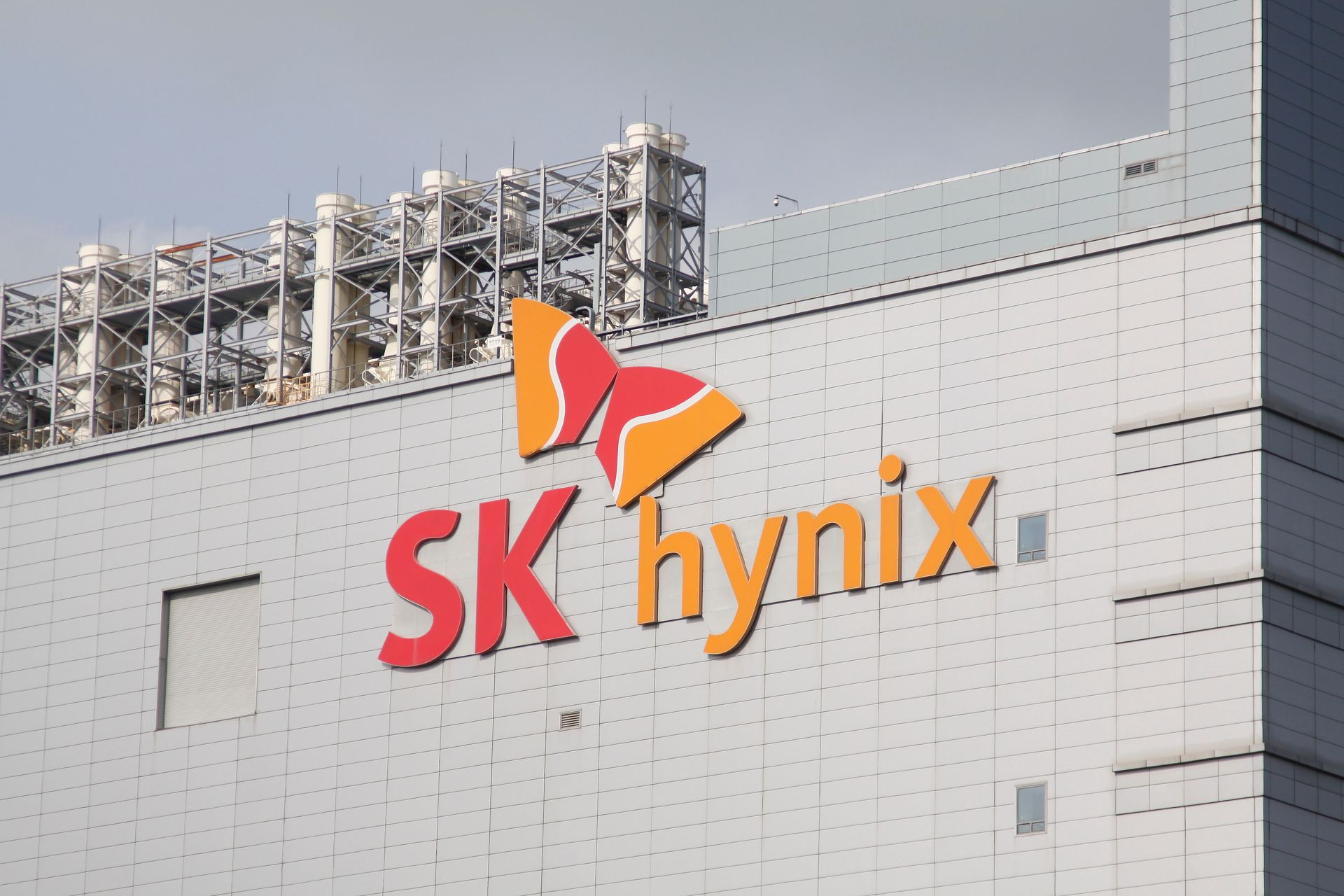 SK Hynix atteint une capitalisation boursière de 1 000 milliards de dollars  grâce à l'essor de la mémoire IA