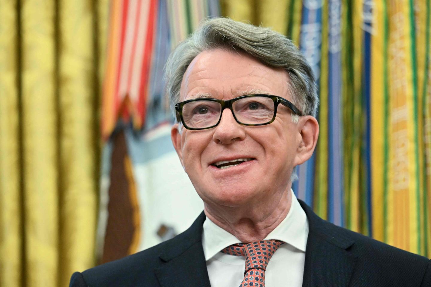 Le gouvernement Starmer déstabilisé par le limogeage de l'ambassadeur  britannique aux Etats-Unis, Peter Mandelson, ancien « meilleur ami » de  Jeffrey Epstein
