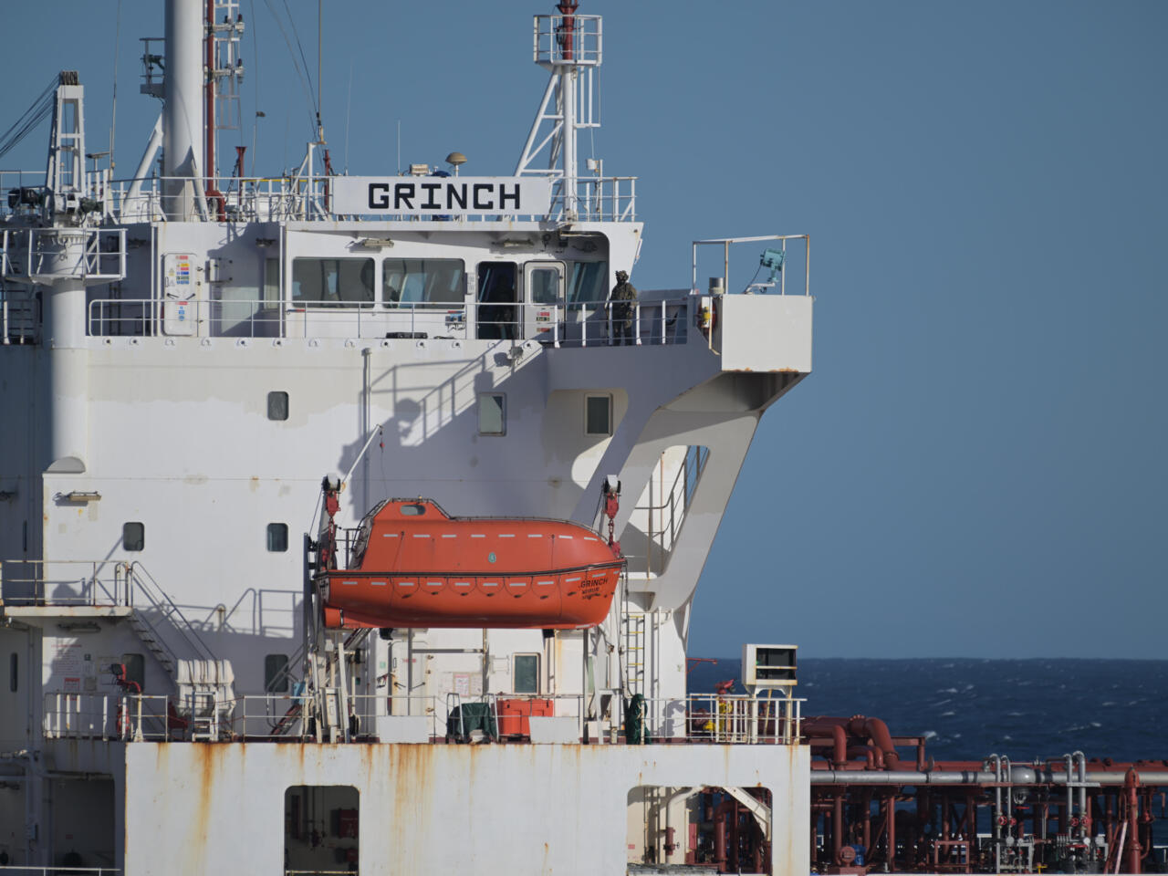 La France a intercepté un nouveau pétrolier de la flotte fantôme russe en  Méditerranée - RFI