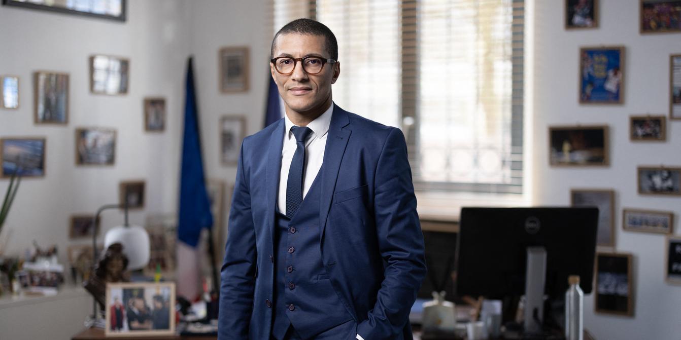 Karim Bouamrane, la « hype » soudaine d'un maire PS que certains voient à  Matignon