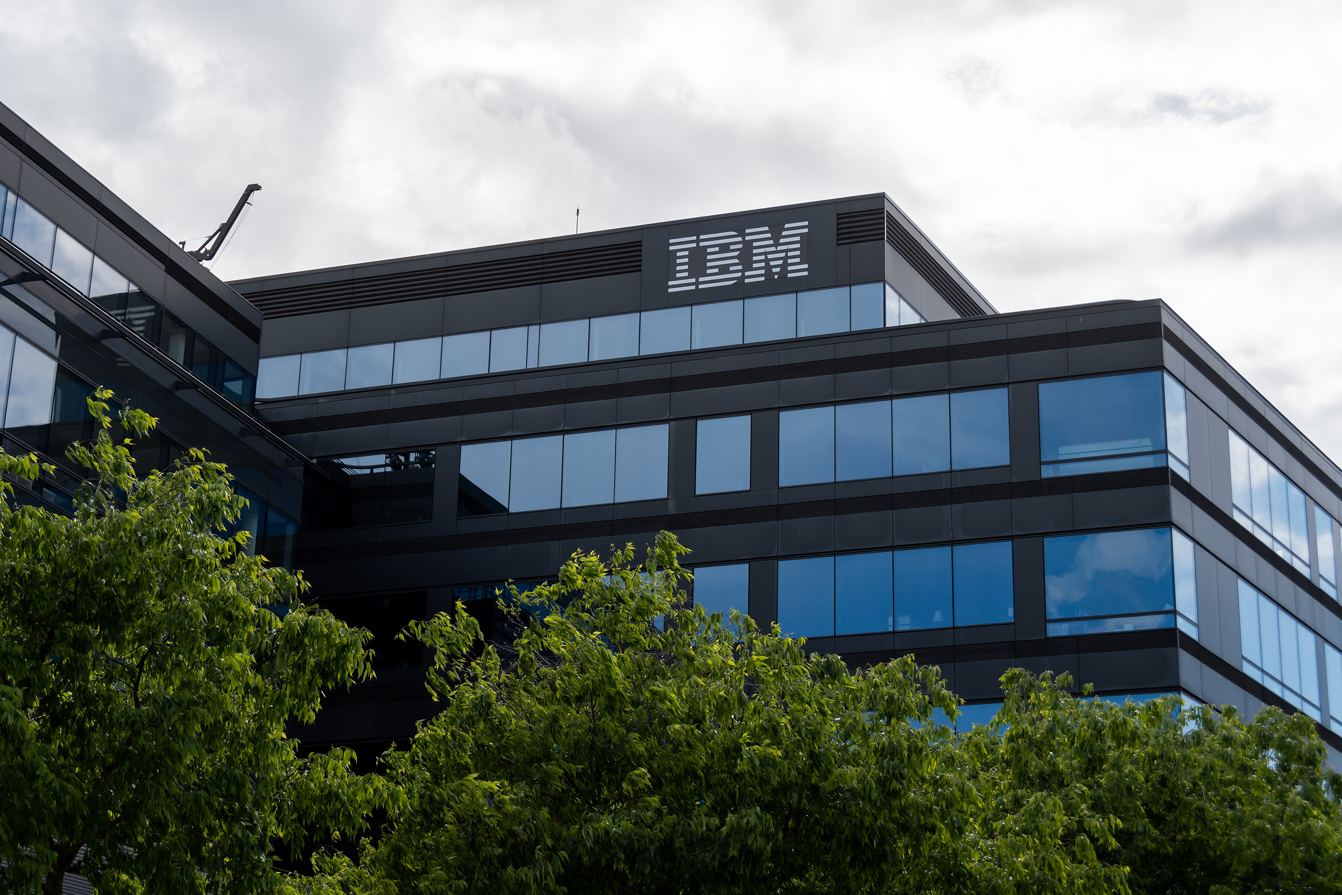 Communiqué de presse] IBM France : annulation du plan de départs volontaires  2026, des Cadres épuisés par les revirements stratégiques | CFDT Cadres