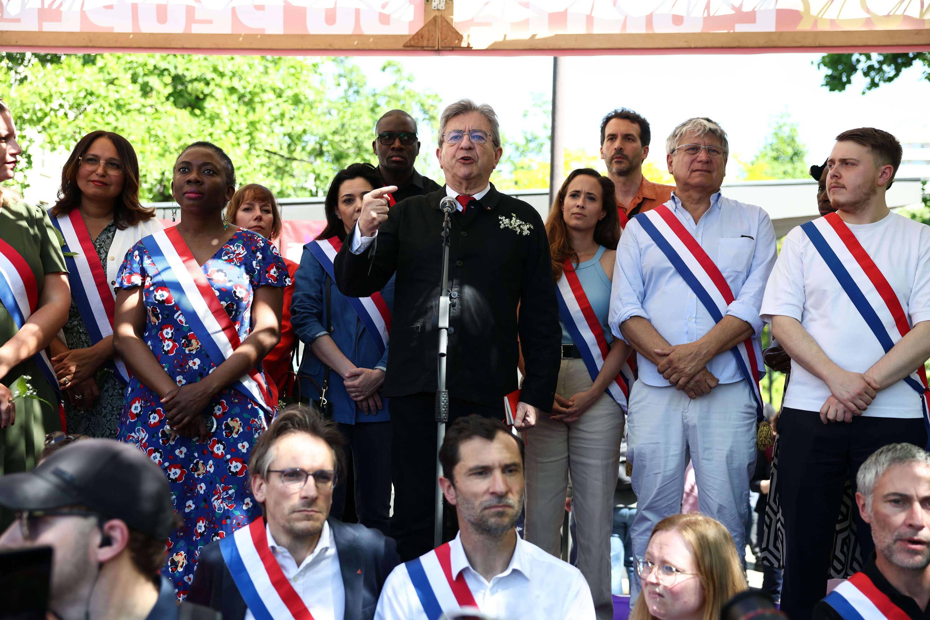 LFI et ses assistants parlementaires sulfureux : violences, provocations et  malaise à l'Assemblée