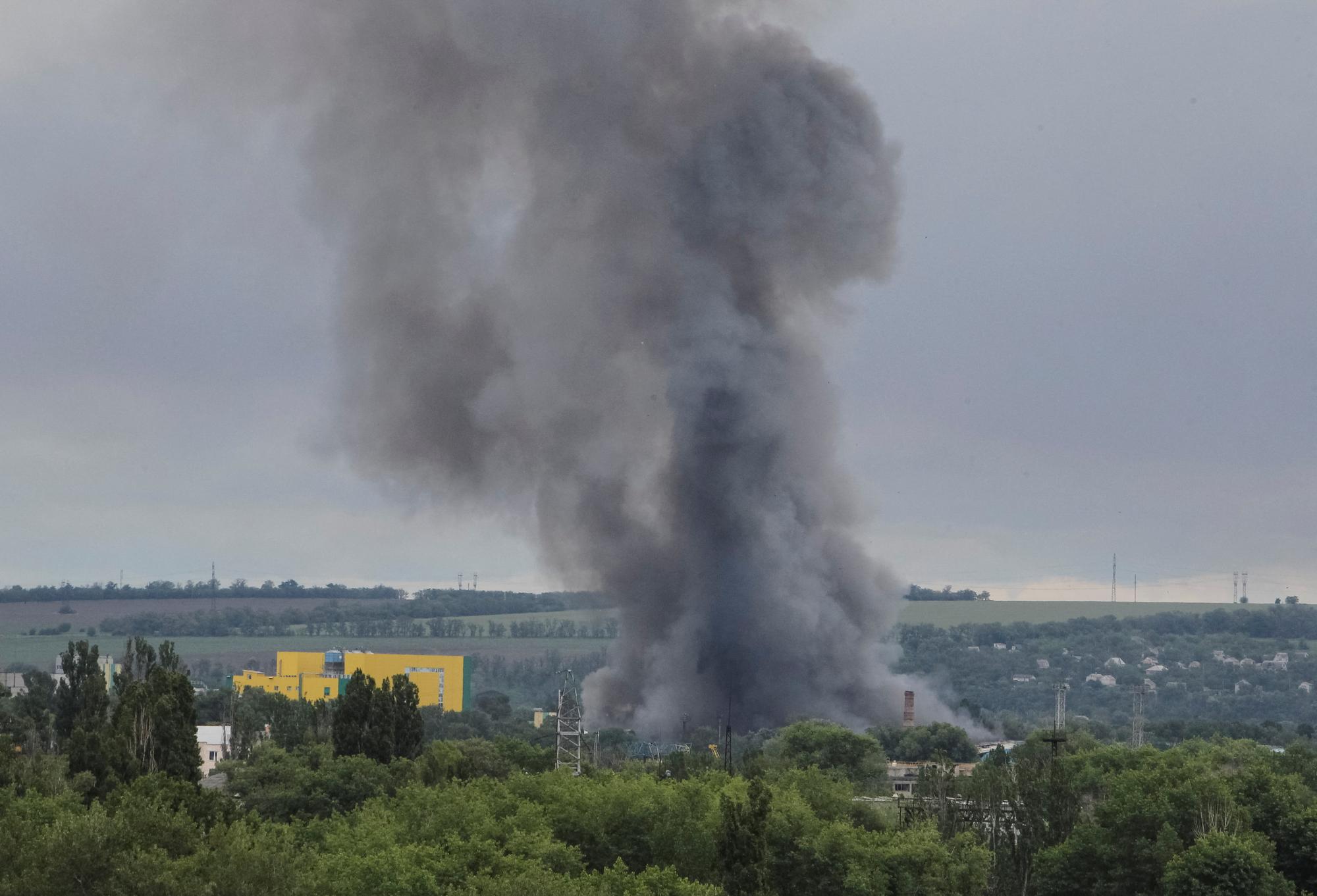 EN DIRECT, guerre en Ukraine : la Russie suspend ses exportations de  kérosène « pour assurer la stabilité du marché intérieur », après des  attaques sur ses raffineries