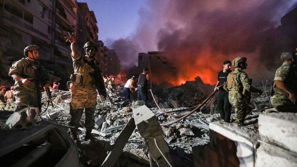 EN DIRECT - Liban : Israël annonce des frappes sur des dépôts d'armes du  Hezbollah à Beyrouth | TF1 Info
