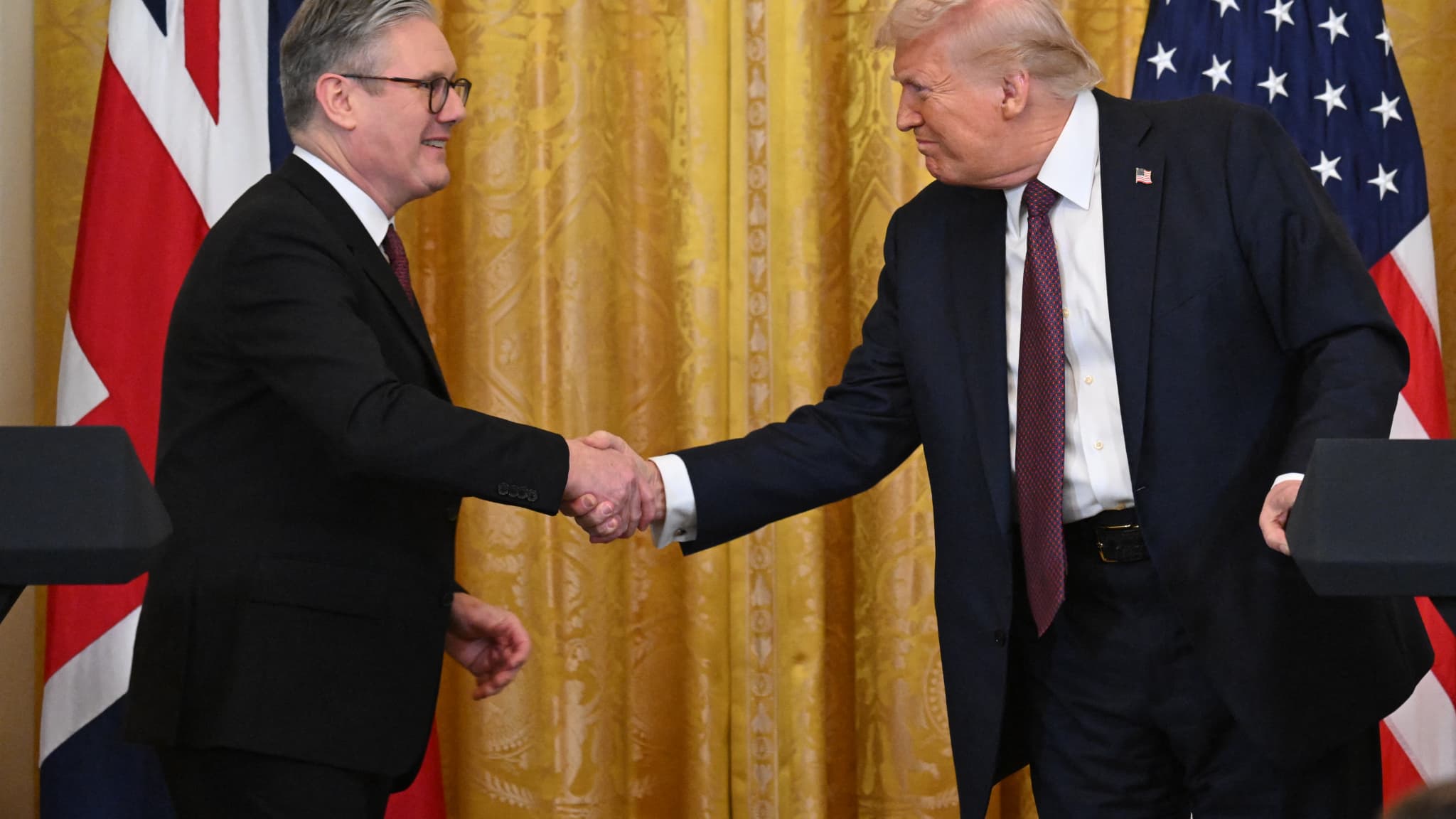 Les États-Unis perdent patience dans leurs discussions commerciales avec le  Royaume-Uni et décident de suspendre le partenariat technologique entre les  deux pays