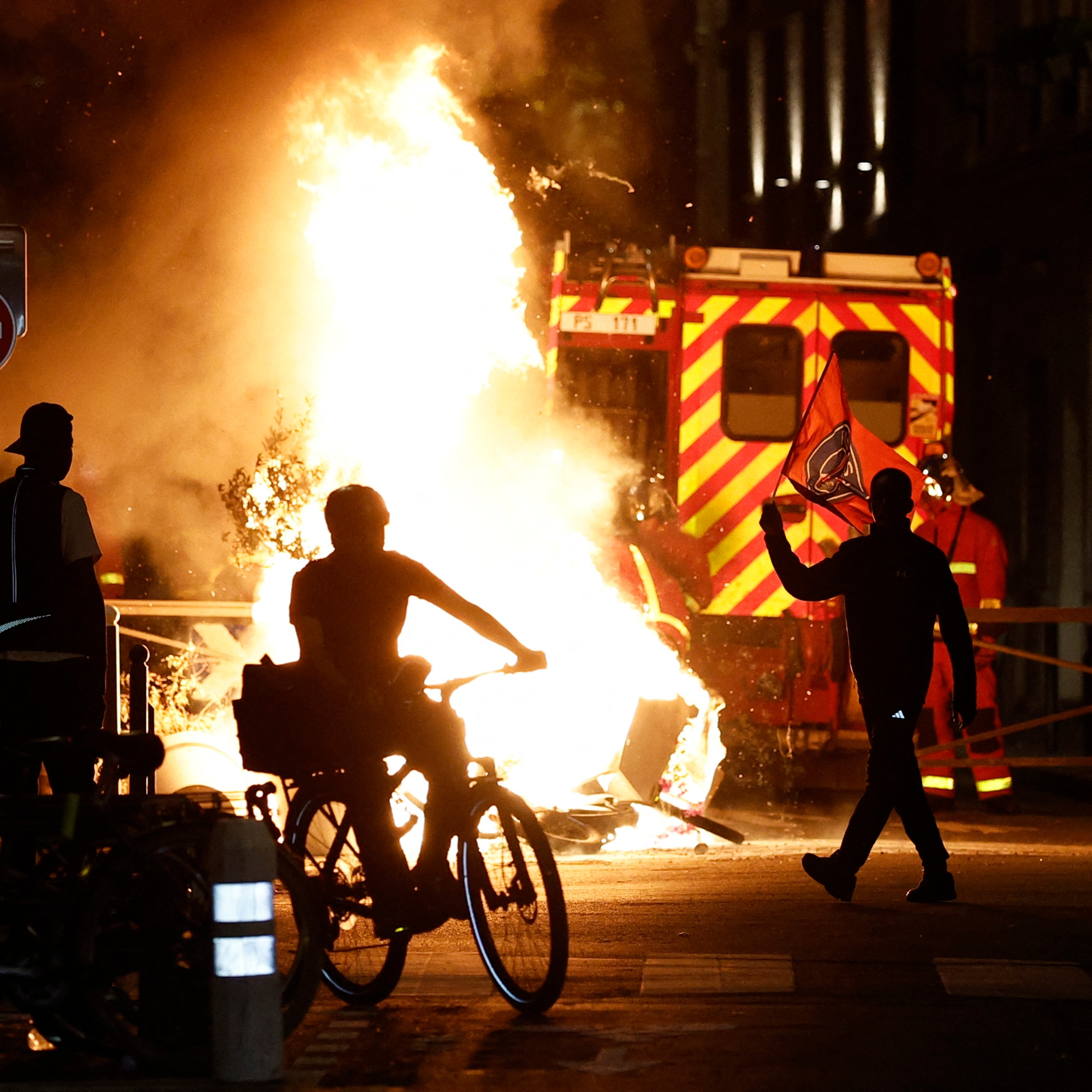 Victoire du PSG : un mort et un blessé grave en marge des festivités, le  parquet de Paris fait état de 277 gardes à vue