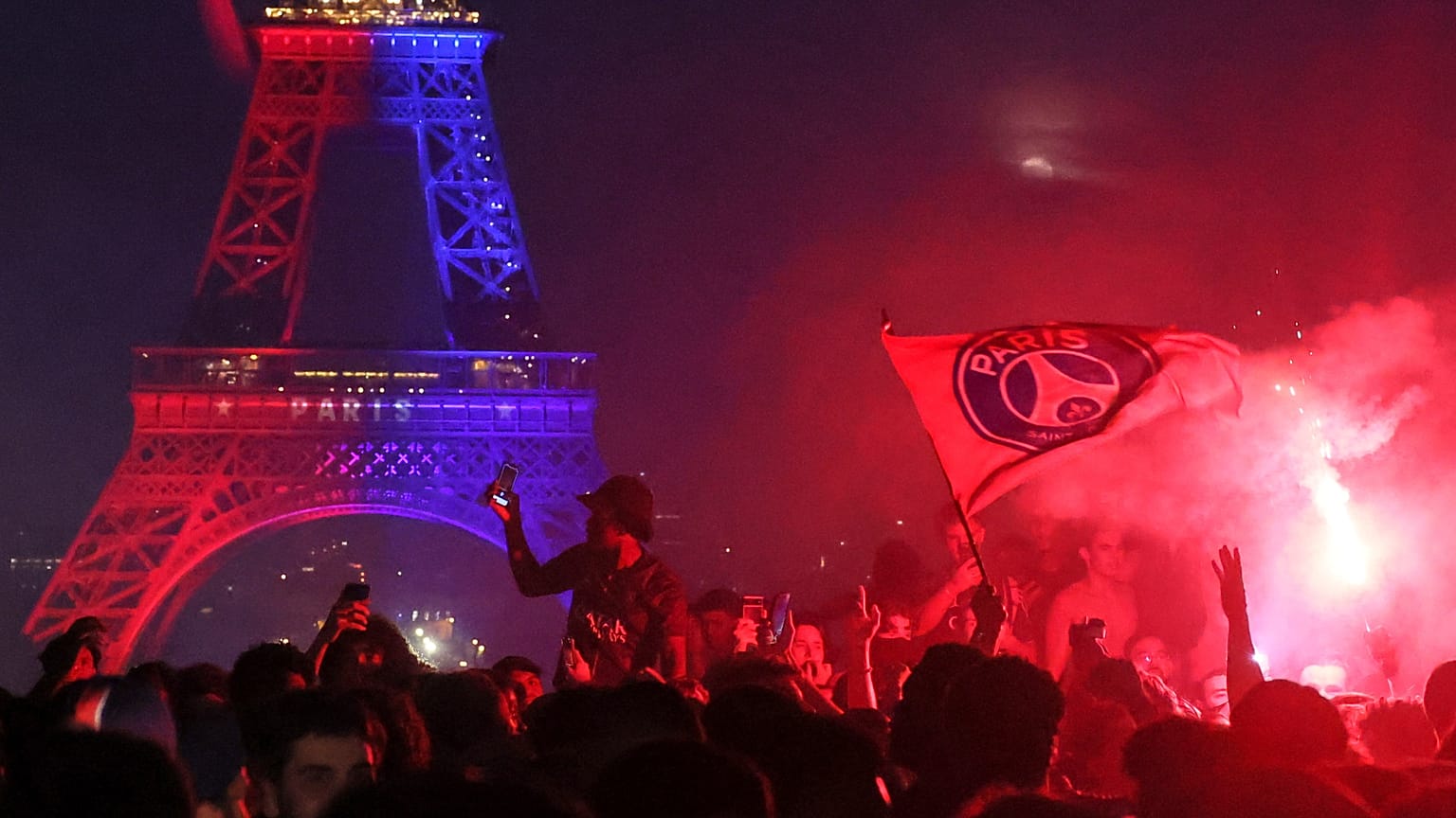 Sacre européen du PSG : des centaines d'arrestations suite aux débordements,  plus de 200 blessés | Euronews