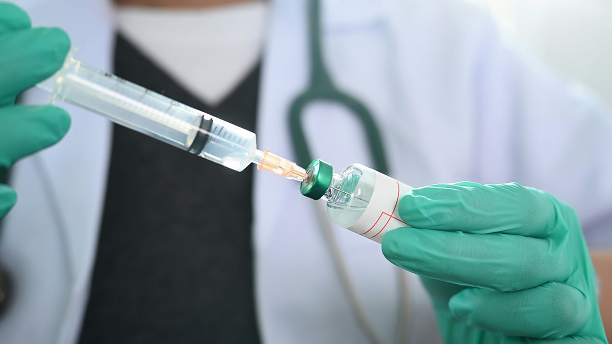 Des vaccins anticancer personnalisés à ARN messager réduiraient presque de  moitié les rechutes | Slate.fr
