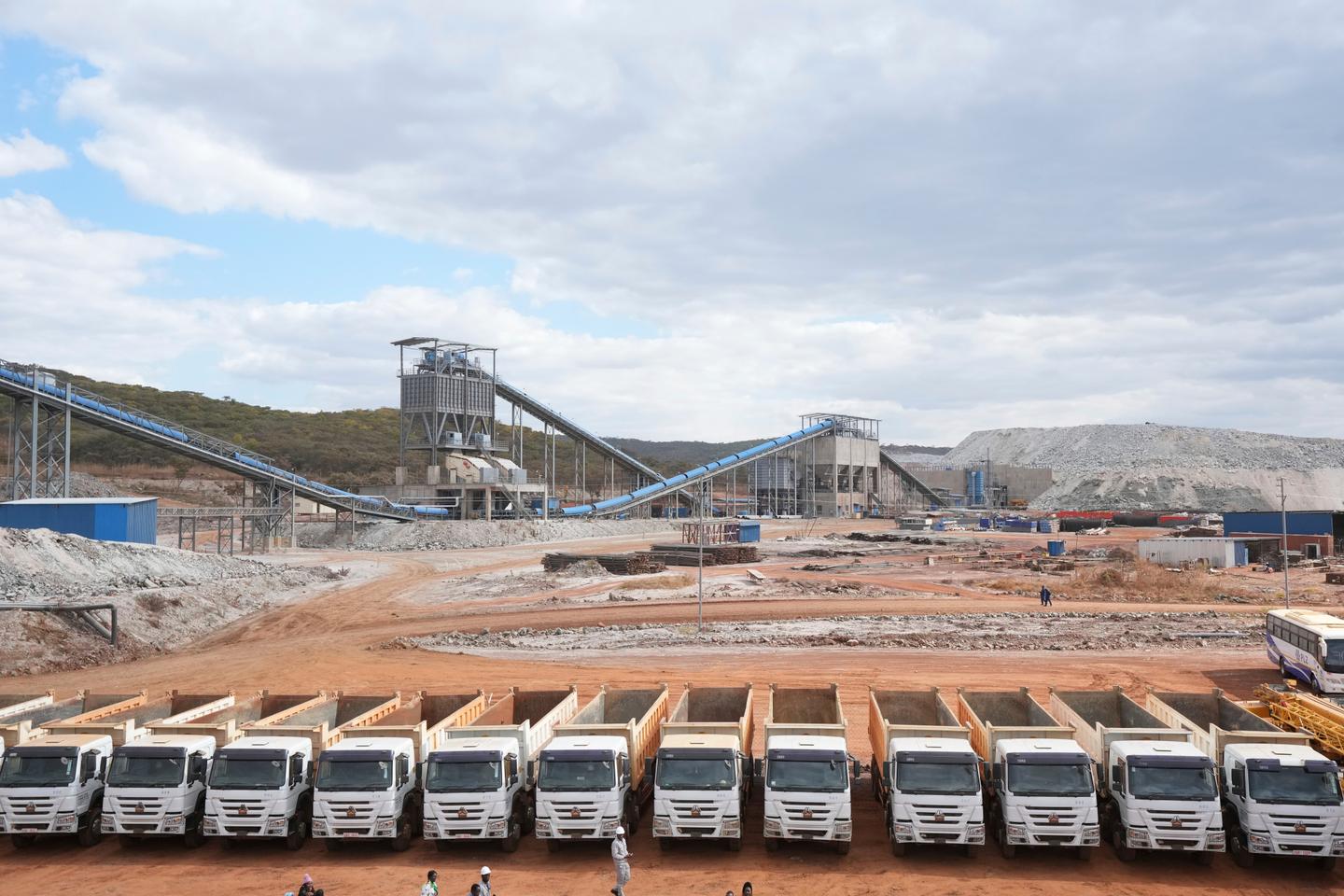 Le Zimbabwe, géant africain du lithium, cherche à briser le monopole chinois  sur ses mines
