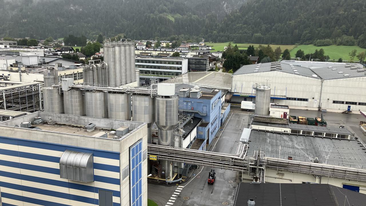 L'usine de pénicilline de Sandoz en Autriche ou le défi de produire européen  | RTS