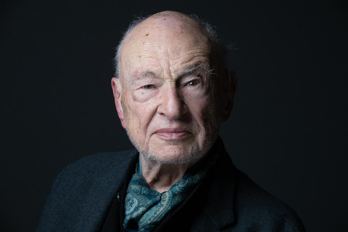 Un hommage national sera rendu à Edgar Morin mercredi aux Invalides,  annonce l'Élysée