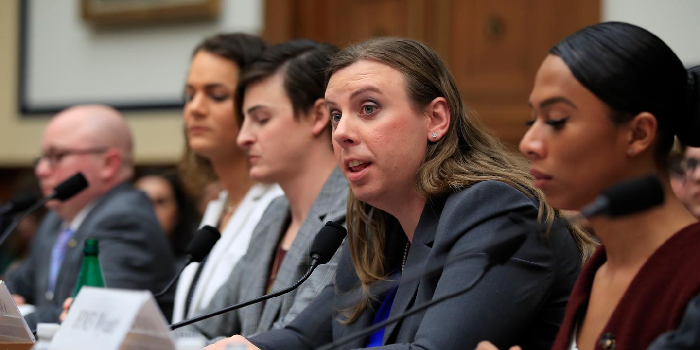 Aux Etats-Unis, une juge suspend l'interdiction des personnes transgenres  dans l'armée