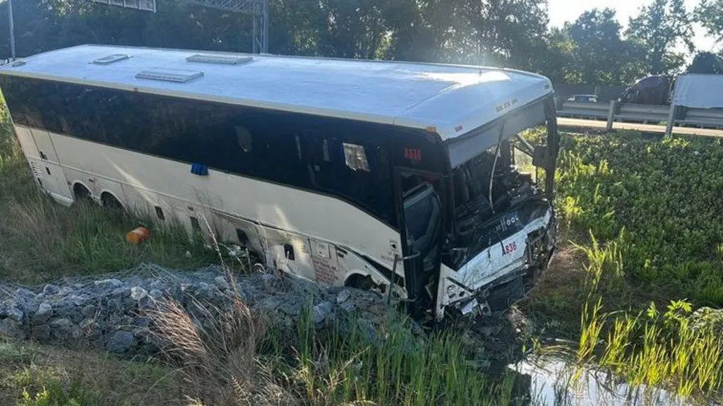 Accident mortel en Virginie : le chauffeur de bus inculpé d'homicide  involontaire - Cintese