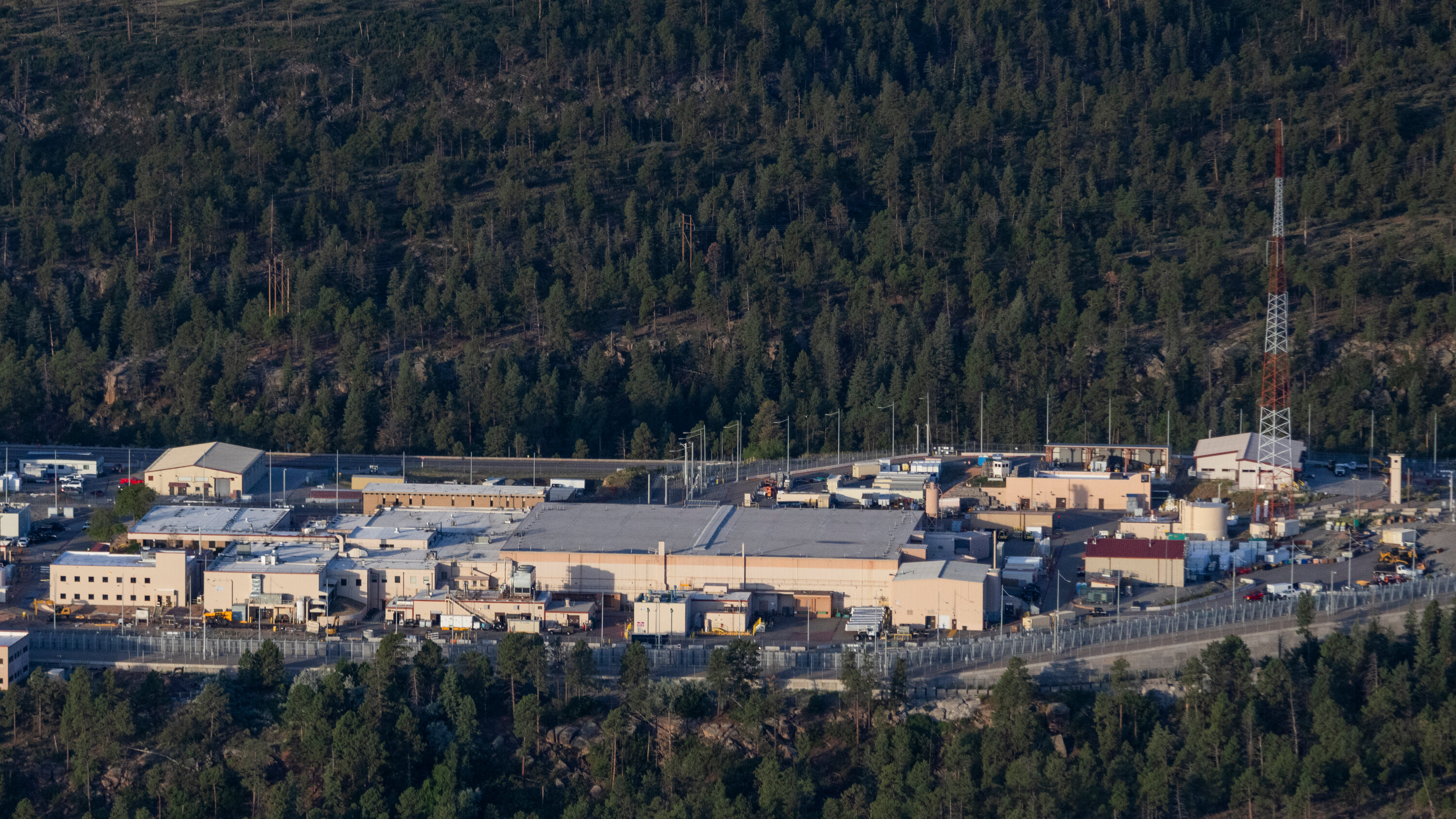 In a Looming Nuclear Arms Race, Aging Los Alamos Faces a Major Test - The  New York Times
