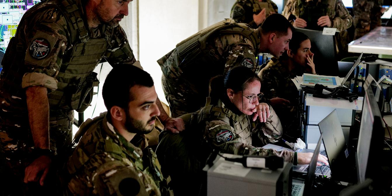 Loi de programmation militaire : le Sénat veut augmenter de 50 milliards  d'euros le budget de la défense